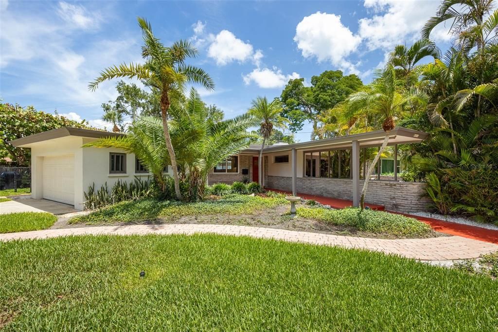 Activo con contrato: $640,000 (2 camas, 2 baños, 1523 Pies cuadrados)