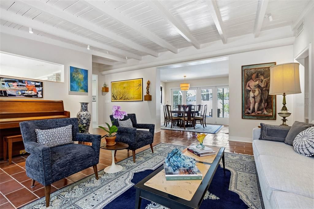 Activo con contrato: $640,000 (2 camas, 2 baños, 1523 Pies cuadrados)