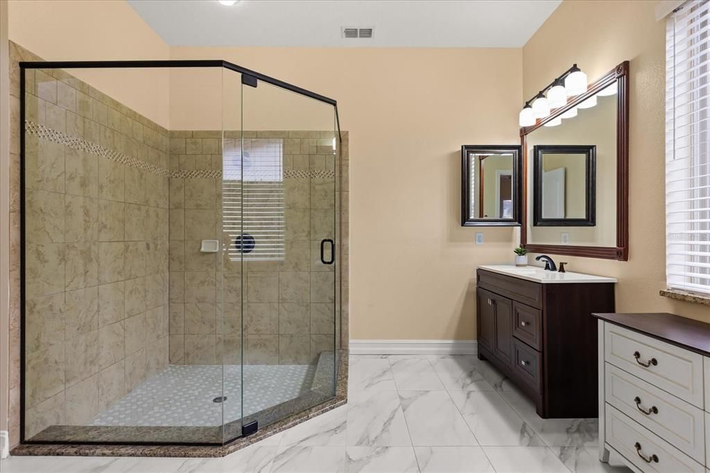 For Rent: $7,800 (5 beds, 4 baths, 3835 Square Feet)