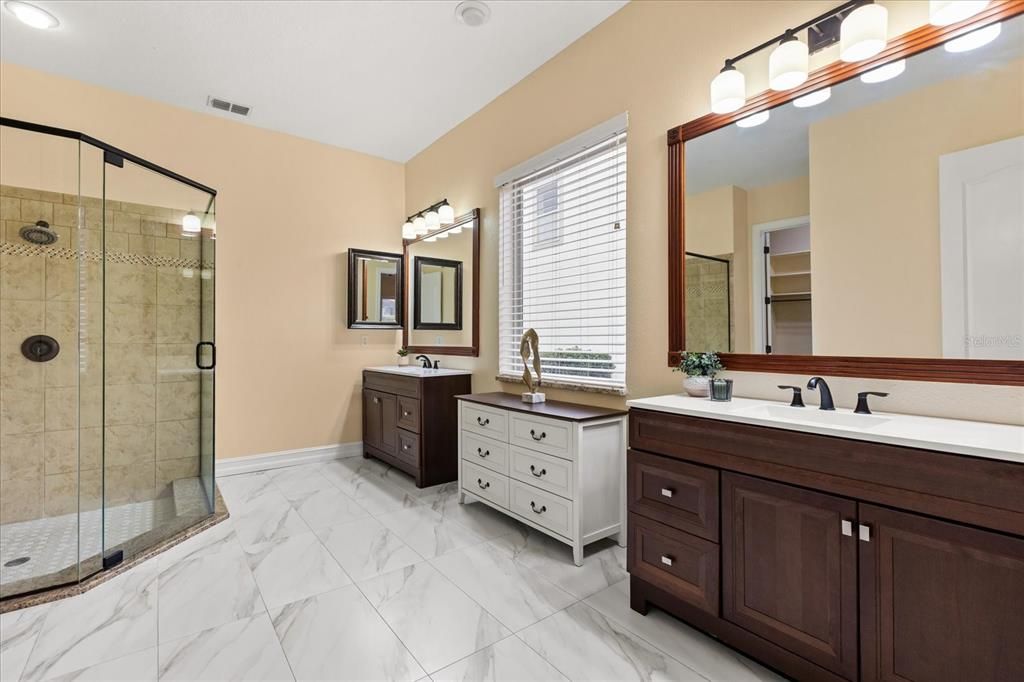 For Rent: $7,800 (5 beds, 4 baths, 3835 Square Feet)