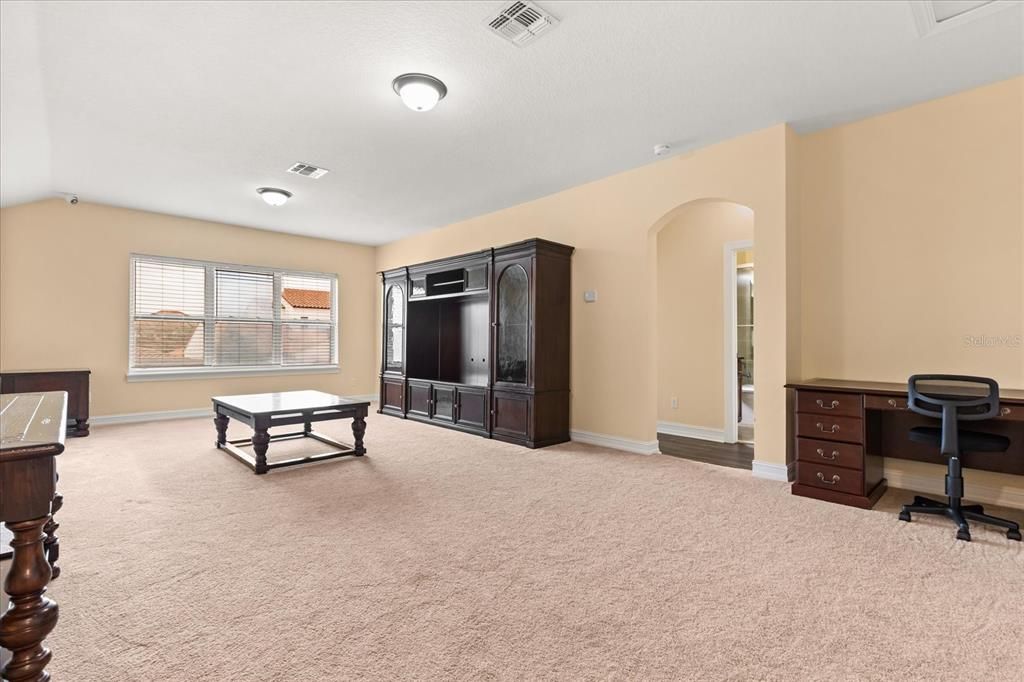 For Rent: $7,800 (5 beds, 4 baths, 3835 Square Feet)