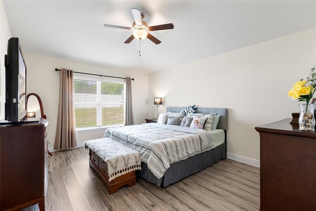 For Sale: $315,000 (3 beds, 2 baths, 1504 Square Feet)