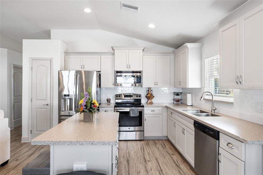 For Sale: $315,000 (3 beds, 2 baths, 1504 Square Feet)