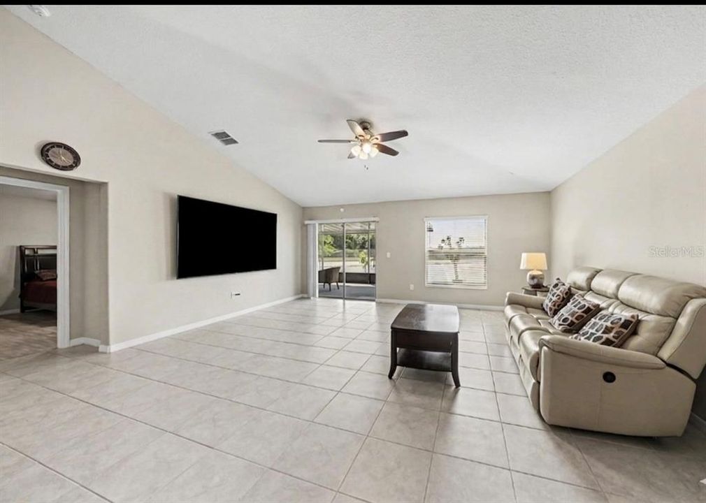 For Sale: $490,000 (4 beds, 2 baths, 2470 Square Feet)