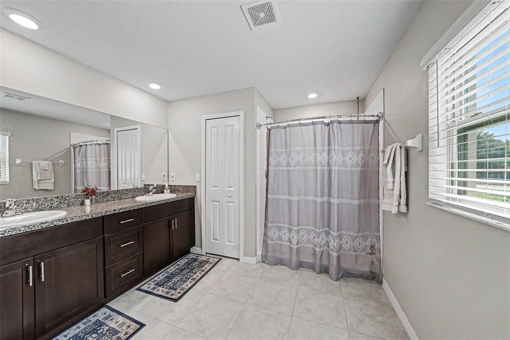 For Sale: $490,000 (4 beds, 2 baths, 2470 Square Feet)