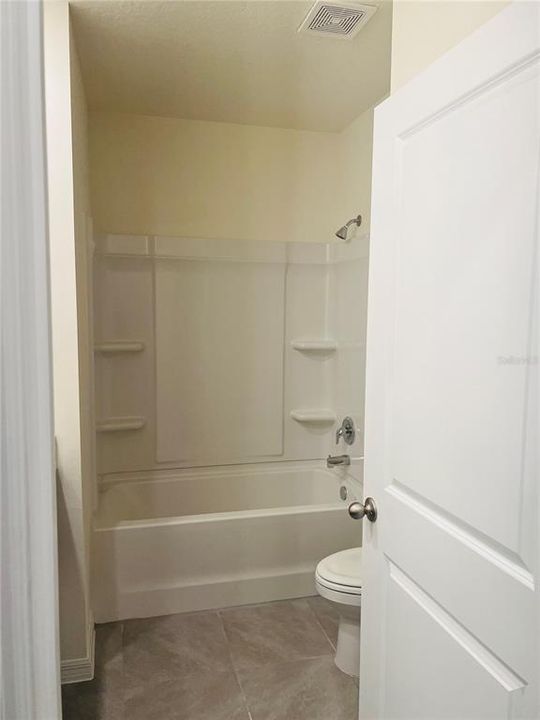 В аренду: $2,300 (4 спален, 2 ванн, 2319 Квадратных фут)