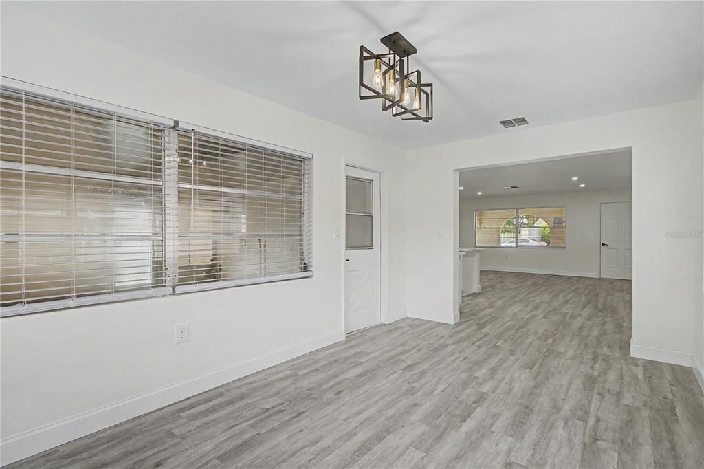 En Venta: $249,900 (2 camas, 2 baños, 1254 Pies cuadrados)