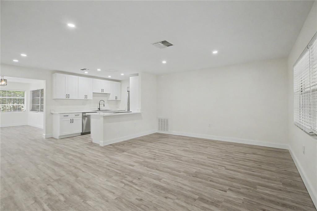 En Venta: $249,900 (2 camas, 2 baños, 1254 Pies cuadrados)