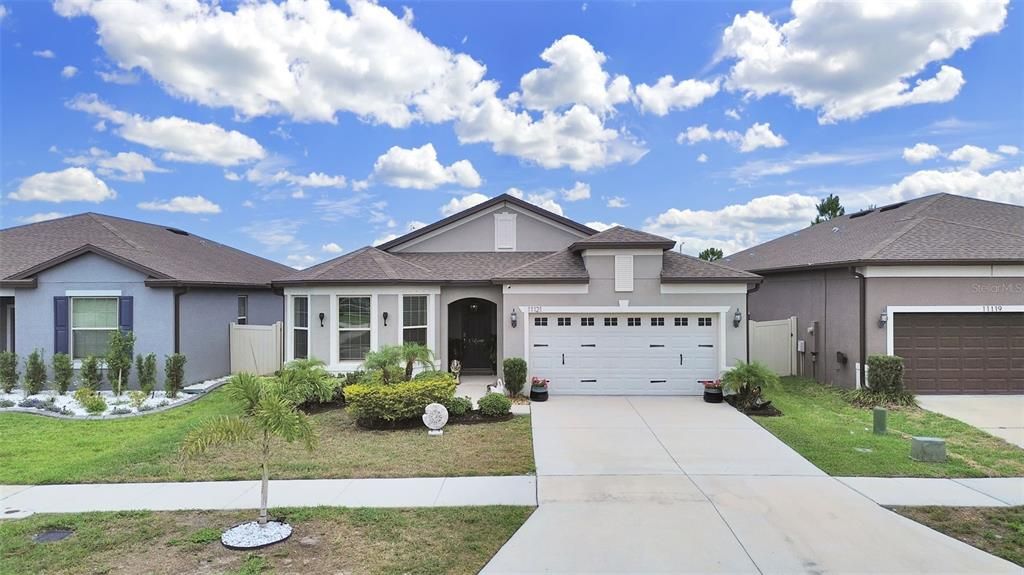 For Sale: $485,000 (3 beds, 2 baths, 1964 Square Feet)