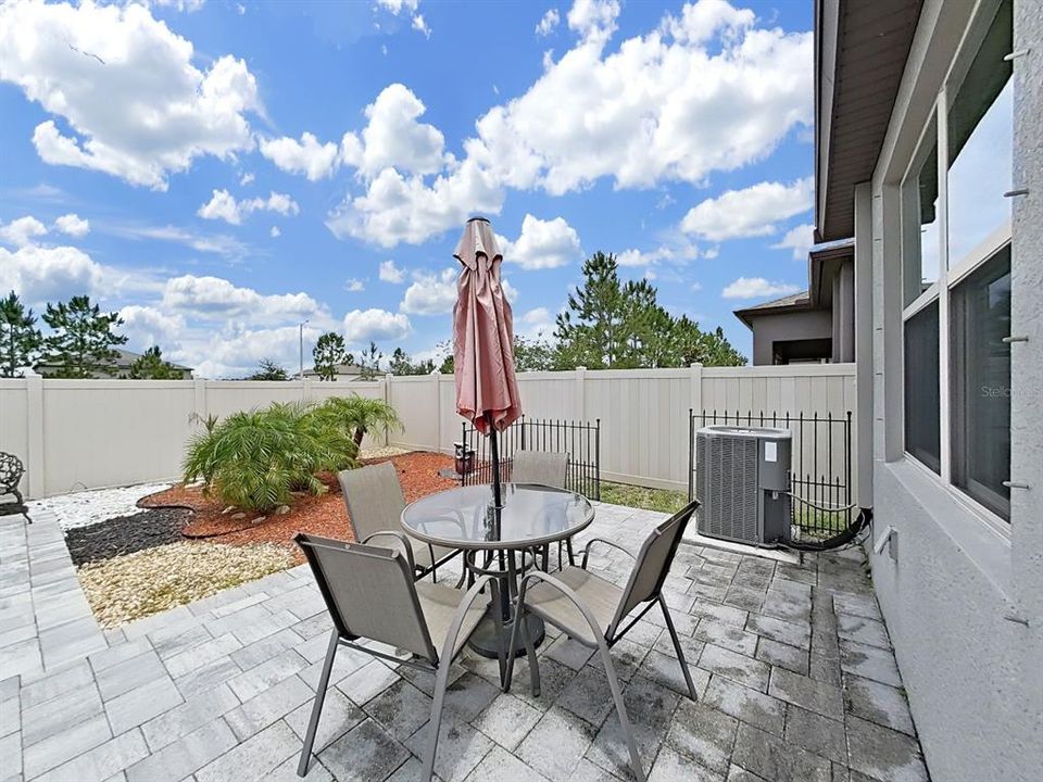 For Sale: $485,000 (3 beds, 2 baths, 1964 Square Feet)