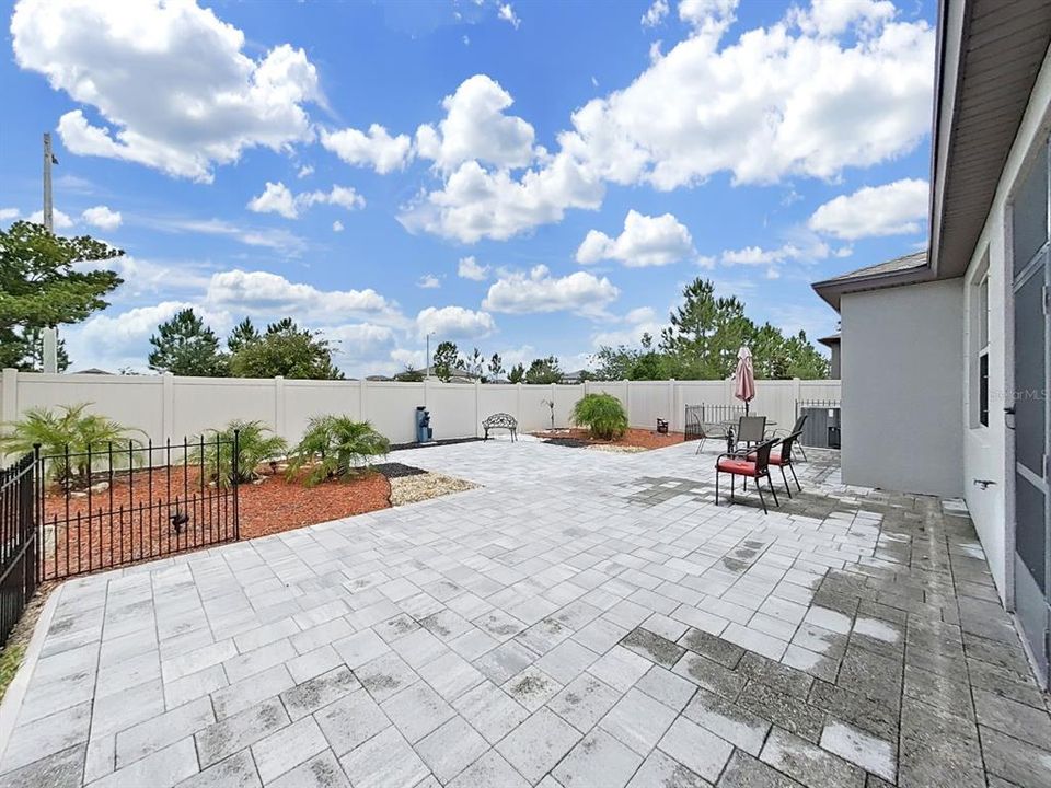 For Sale: $485,000 (3 beds, 2 baths, 1964 Square Feet)