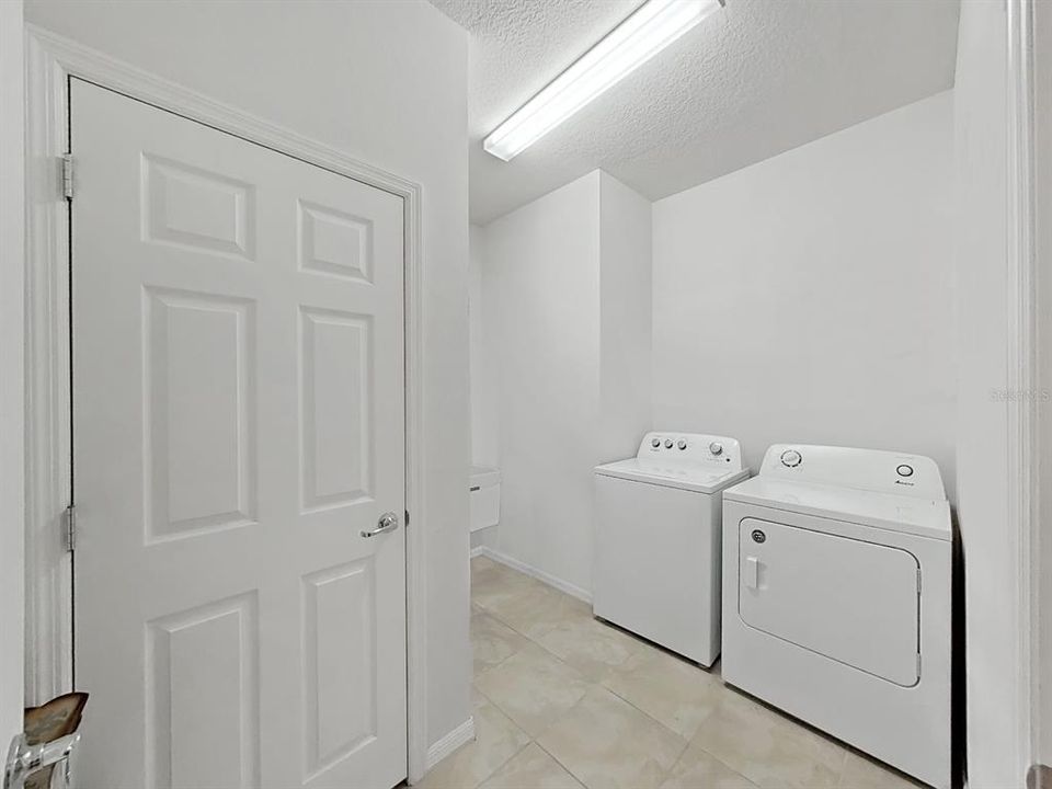 For Sale: $485,000 (3 beds, 2 baths, 1964 Square Feet)