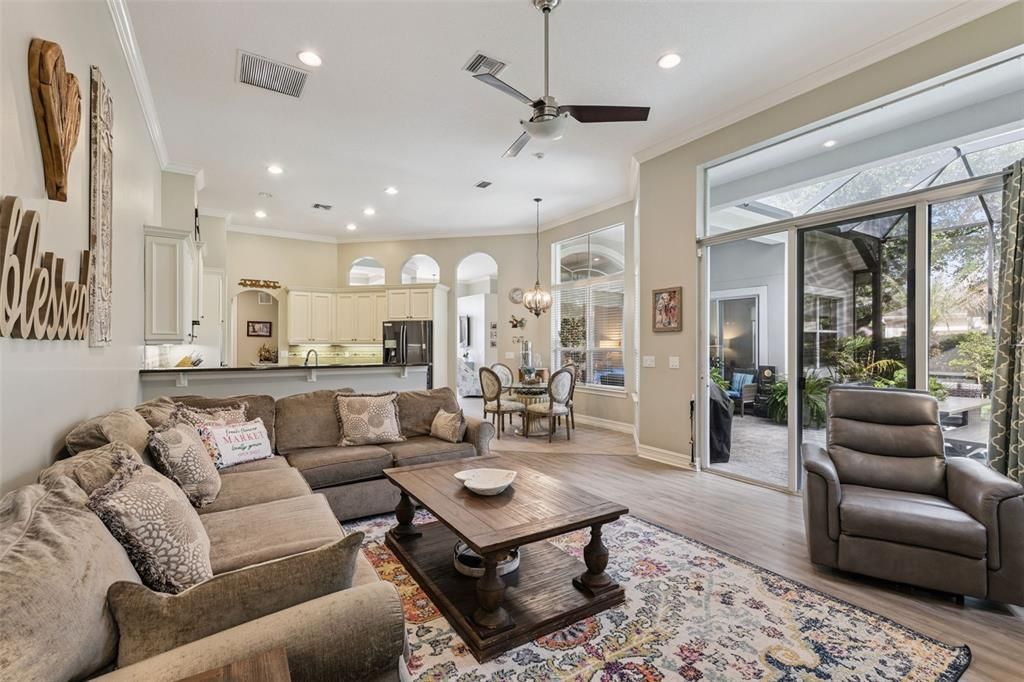 For Sale: $560,000 (4 beds, 3 baths, 2564 Square Feet)