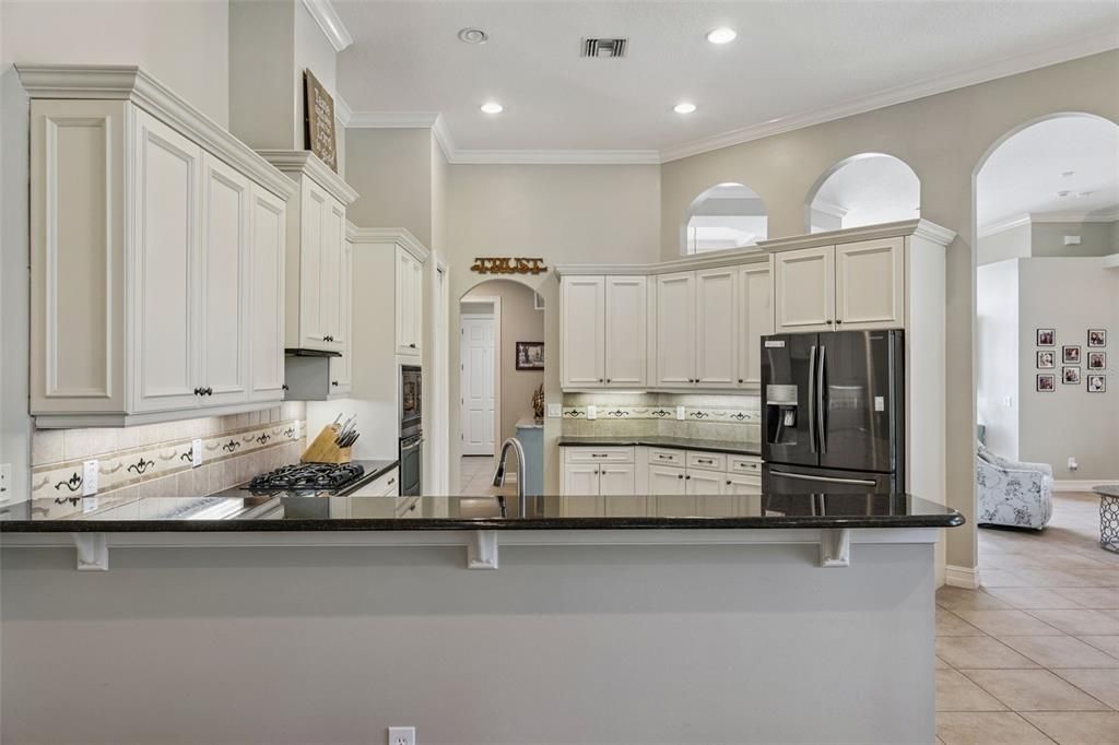 For Sale: $560,000 (4 beds, 3 baths, 2564 Square Feet)