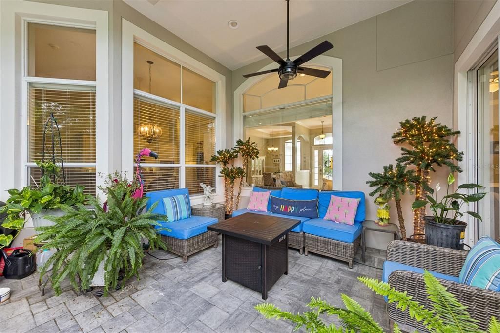 For Sale: $560,000 (4 beds, 3 baths, 2564 Square Feet)