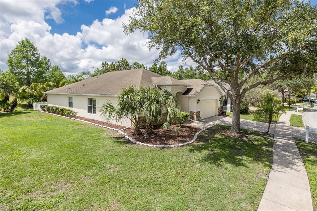 For Sale: $365,000 (4 beds, 2 baths, 1993 Square Feet)