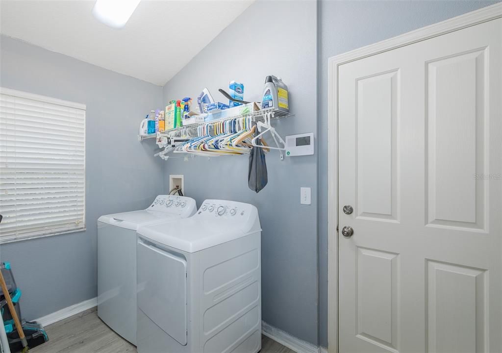 For Sale: $365,000 (4 beds, 2 baths, 1993 Square Feet)