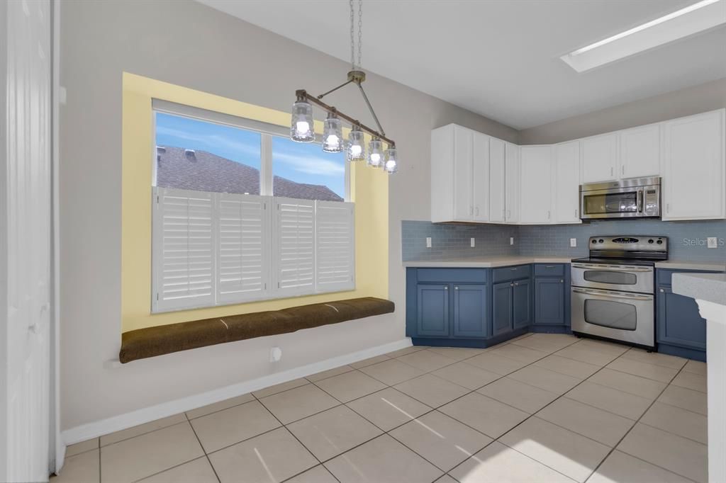 For Sale: $525,000 (4 beds, 2 baths, 2404 Square Feet)