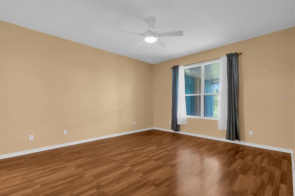 For Sale: $525,000 (4 beds, 2 baths, 2404 Square Feet)