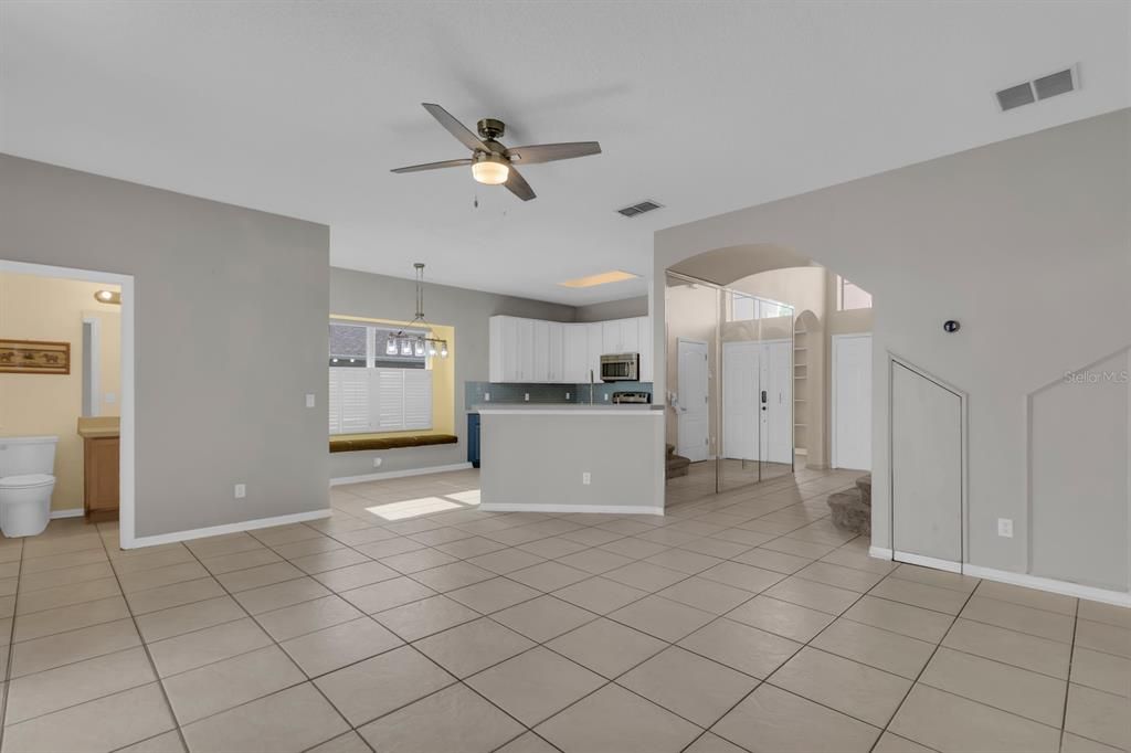 For Sale: $525,000 (4 beds, 2 baths, 2404 Square Feet)
