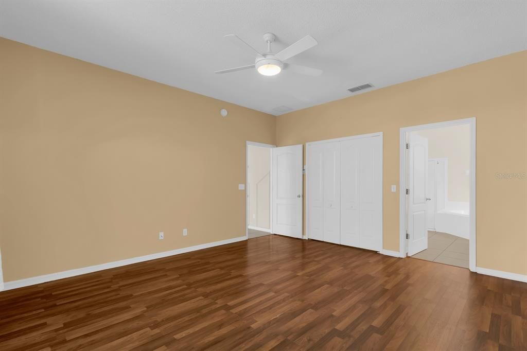 For Sale: $525,000 (4 beds, 2 baths, 2404 Square Feet)