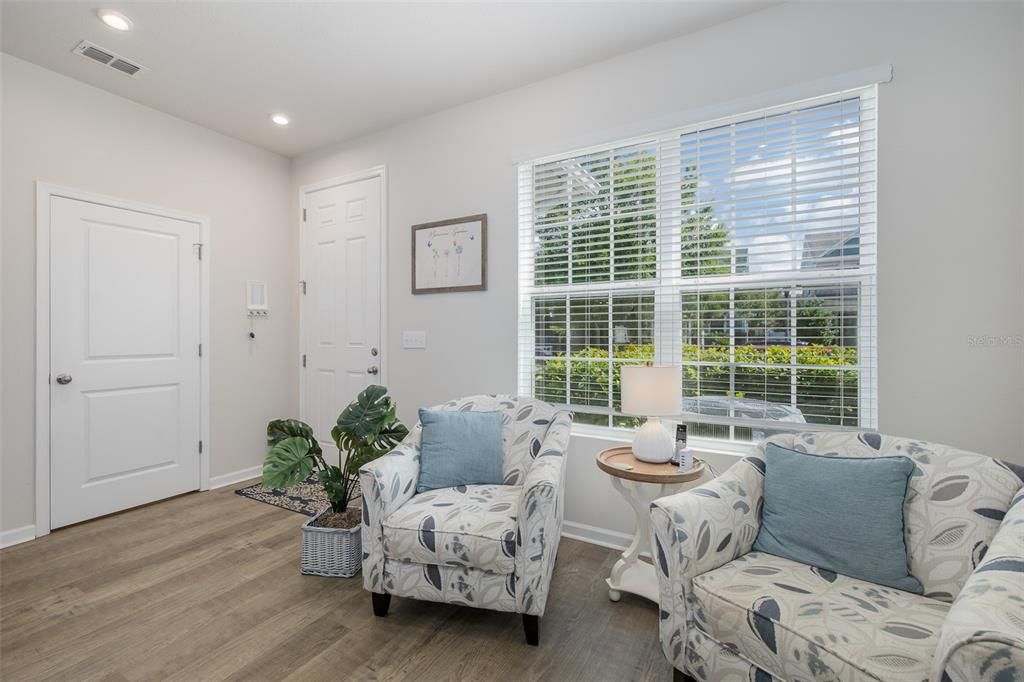 For Sale: $338,000 (3 beds, 2 baths, 1582 Square Feet)