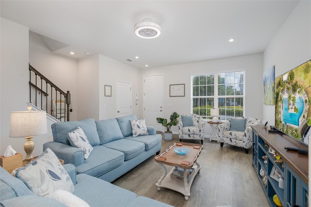 For Sale: $338,000 (3 beds, 2 baths, 1582 Square Feet)