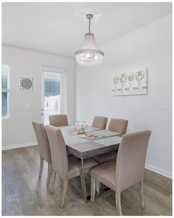 For Sale: $338,000 (3 beds, 2 baths, 1582 Square Feet)