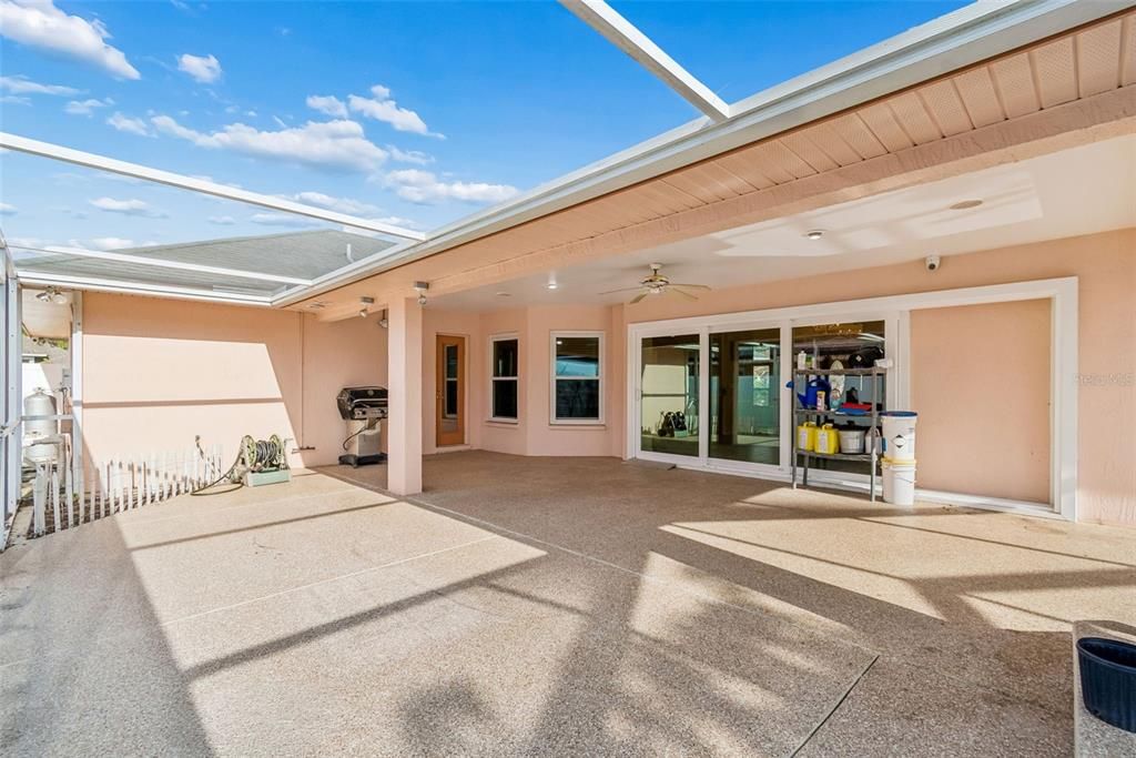 For Sale: $465,000 (4 beds, 2 baths, 2339 Square Feet)