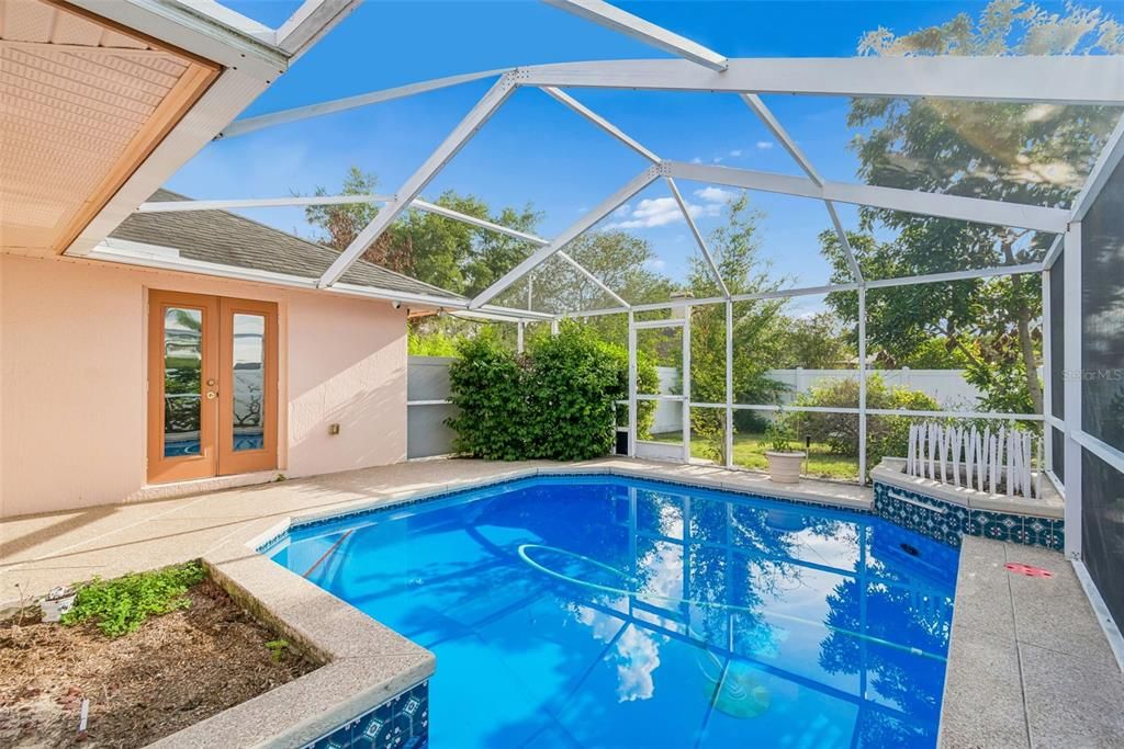 For Sale: $465,000 (4 beds, 2 baths, 2339 Square Feet)