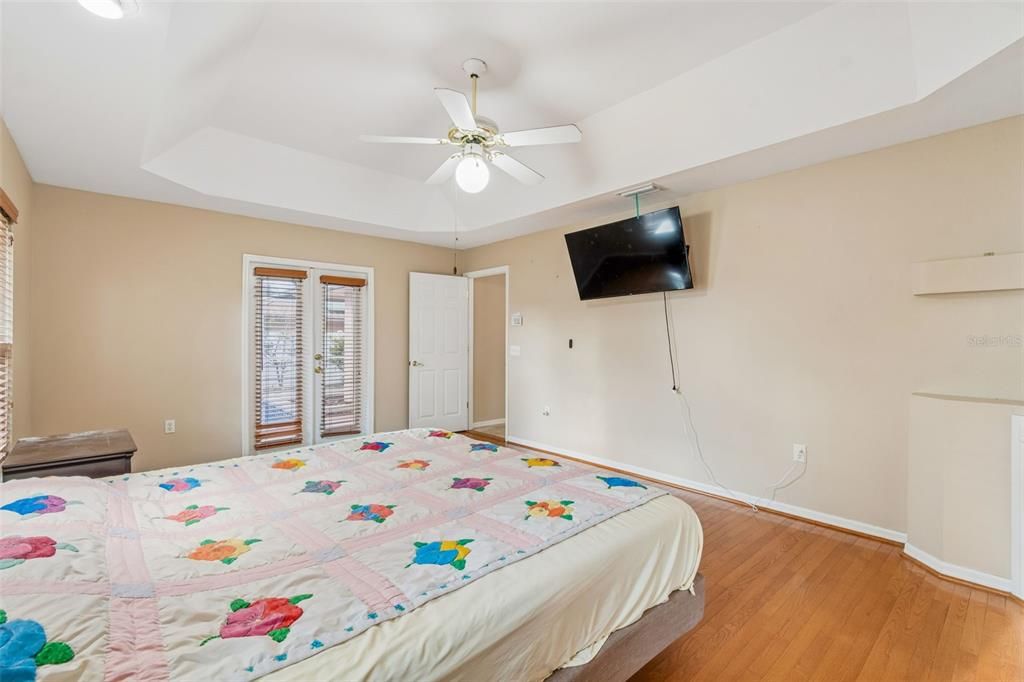 For Sale: $465,000 (4 beds, 2 baths, 2339 Square Feet)