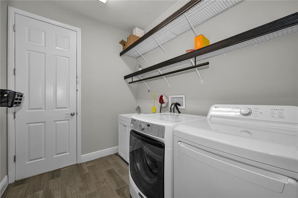 For Sale: $774,900 (4 beds, 3 baths, 2762 Square Feet)