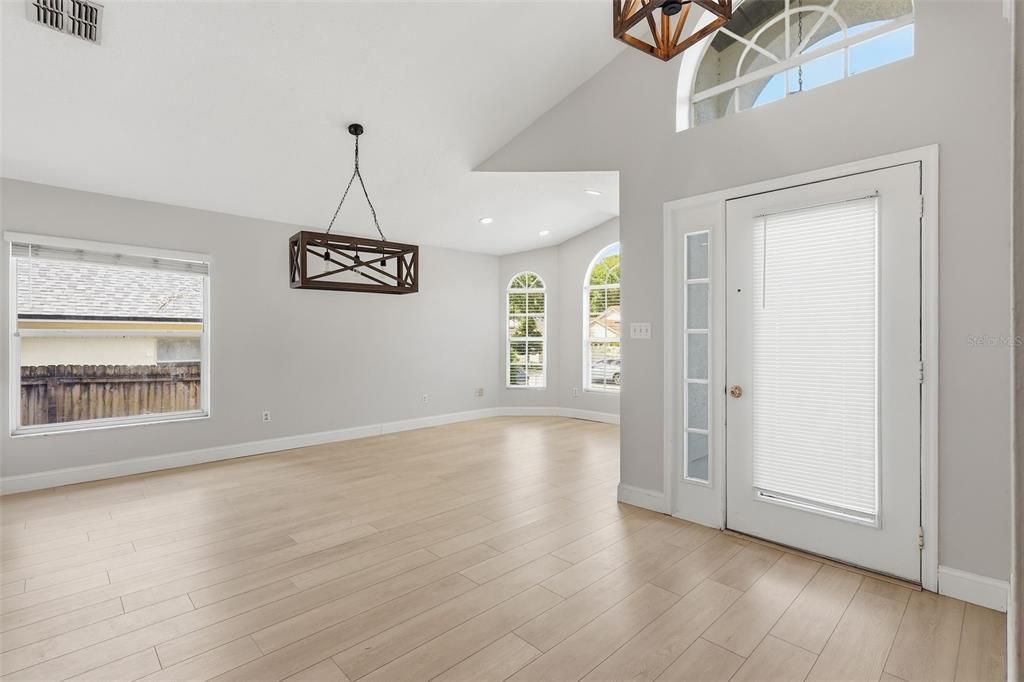 For Sale: $425,000 (3 beds, 2 baths, 1455 Square Feet)