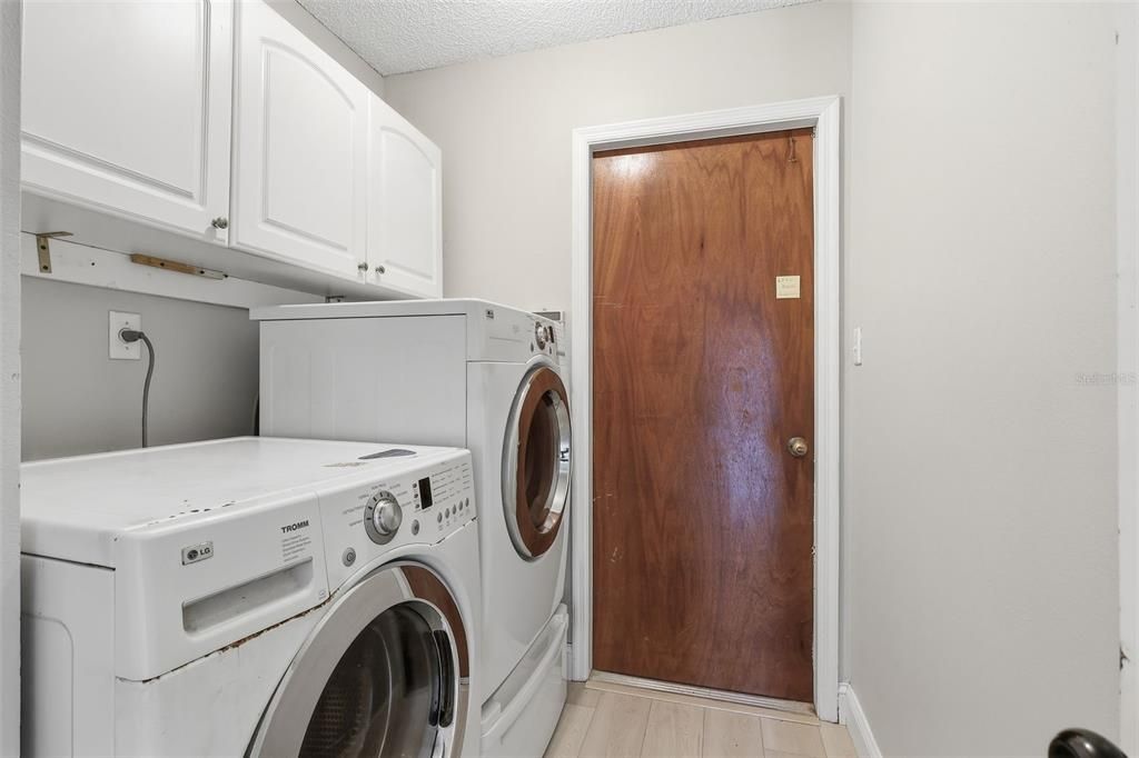 For Sale: $425,000 (3 beds, 2 baths, 1455 Square Feet)