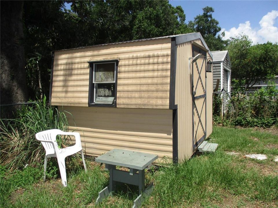 For Sale: $155,000 (2 beds, 2 baths, 840 Square Feet)