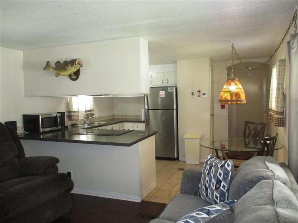 For Sale: $155,000 (2 beds, 2 baths, 840 Square Feet)