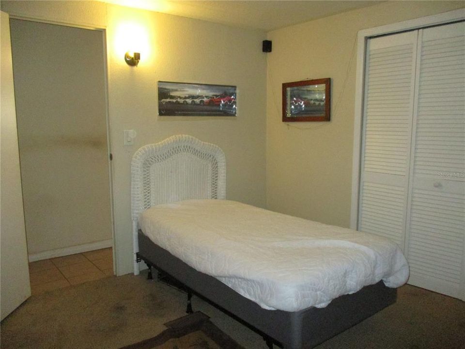 For Sale: $155,000 (2 beds, 2 baths, 840 Square Feet)