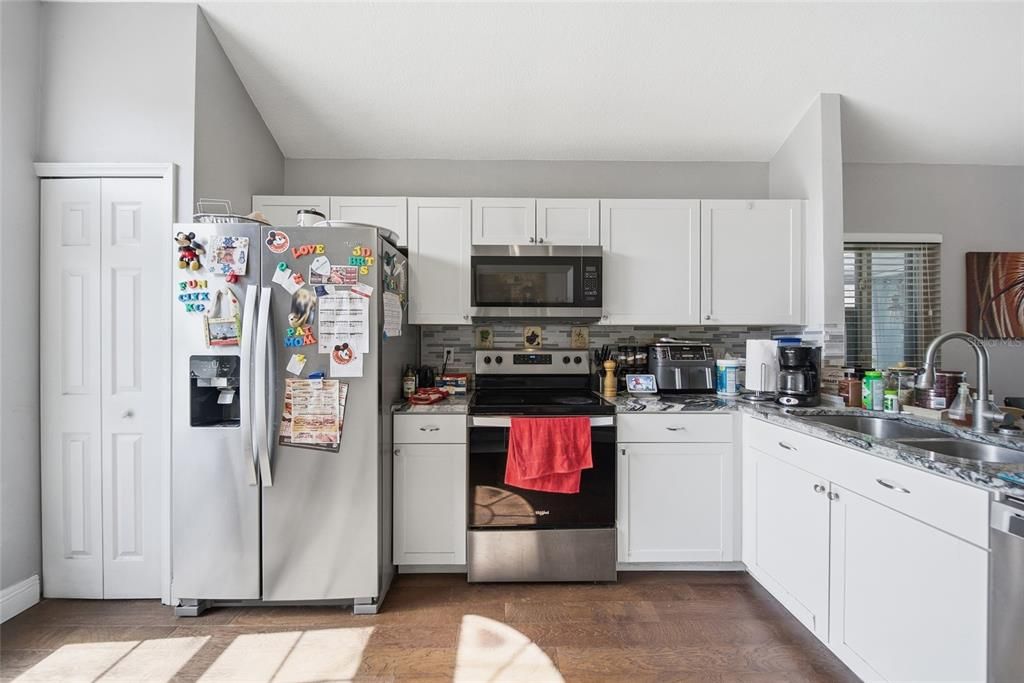 En Venta: $367,500 (4 camas, 2 baños, 1672 Pies cuadrados)
