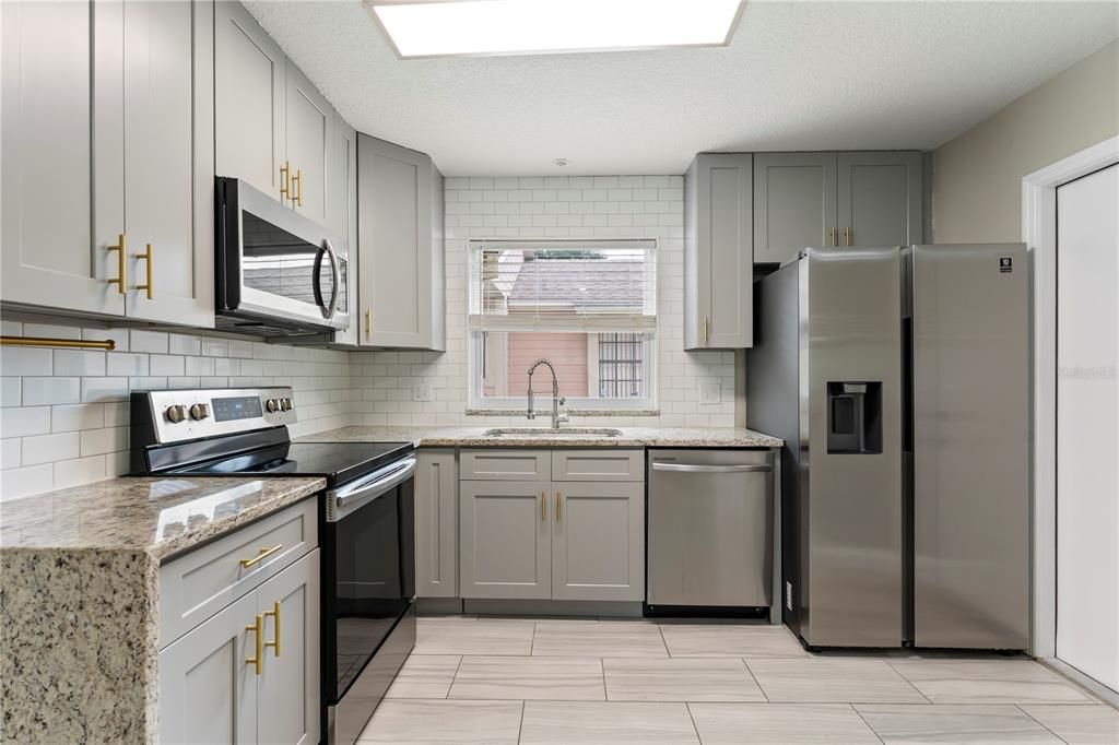 For Sale: $349,000 (3 beds, 2 baths, 1375 Square Feet)