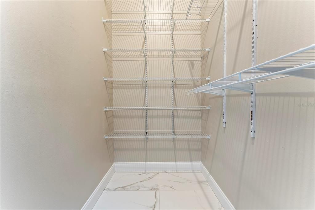 For Sale: $349,000 (3 beds, 2 baths, 1375 Square Feet)