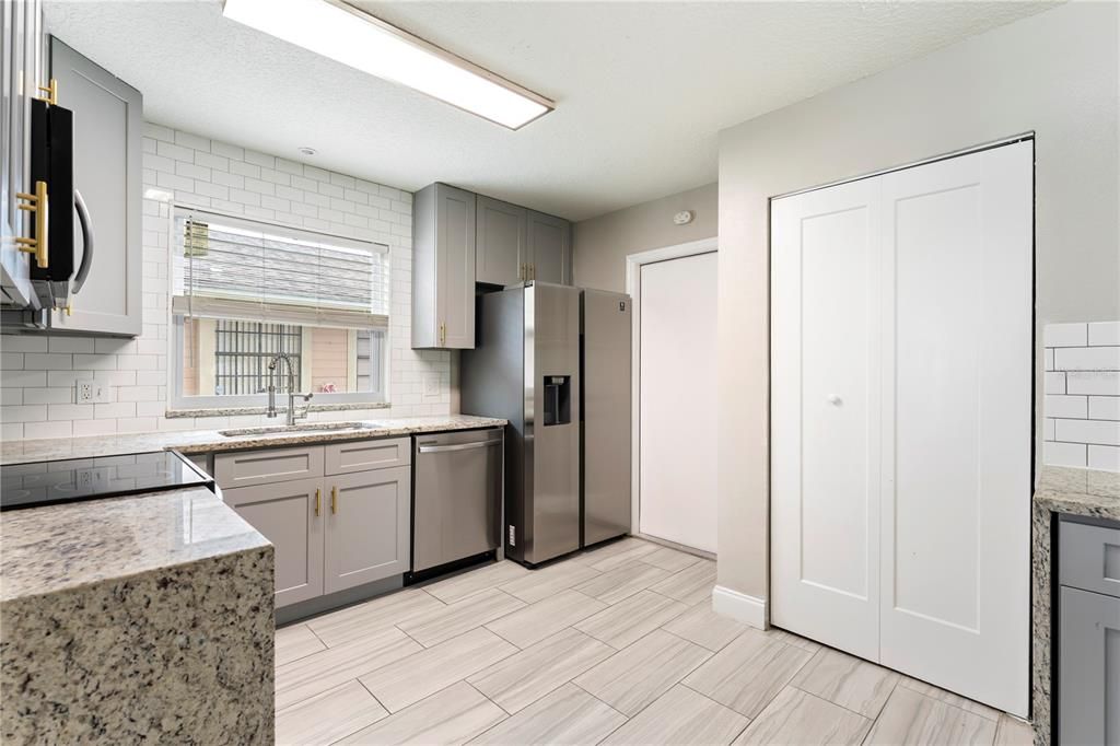 For Sale: $349,000 (3 beds, 2 baths, 1375 Square Feet)