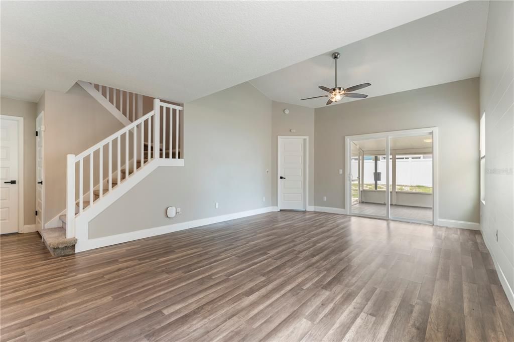 For Sale: $349,000 (3 beds, 2 baths, 1375 Square Feet)