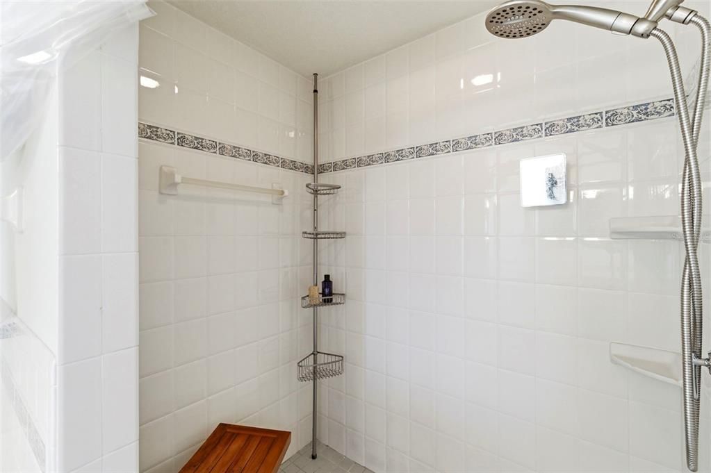 For Sale: $449,000 (3 beds, 2 baths, 1847 Square Feet)