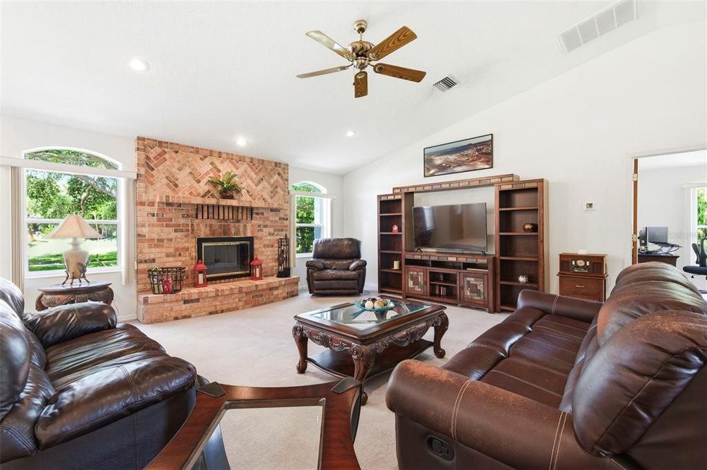 For Sale: $449,000 (3 beds, 2 baths, 1847 Square Feet)