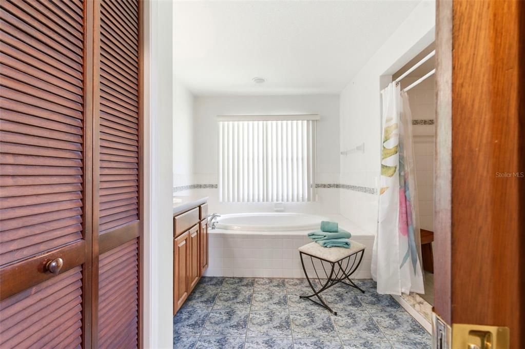 For Sale: $449,000 (3 beds, 2 baths, 1847 Square Feet)