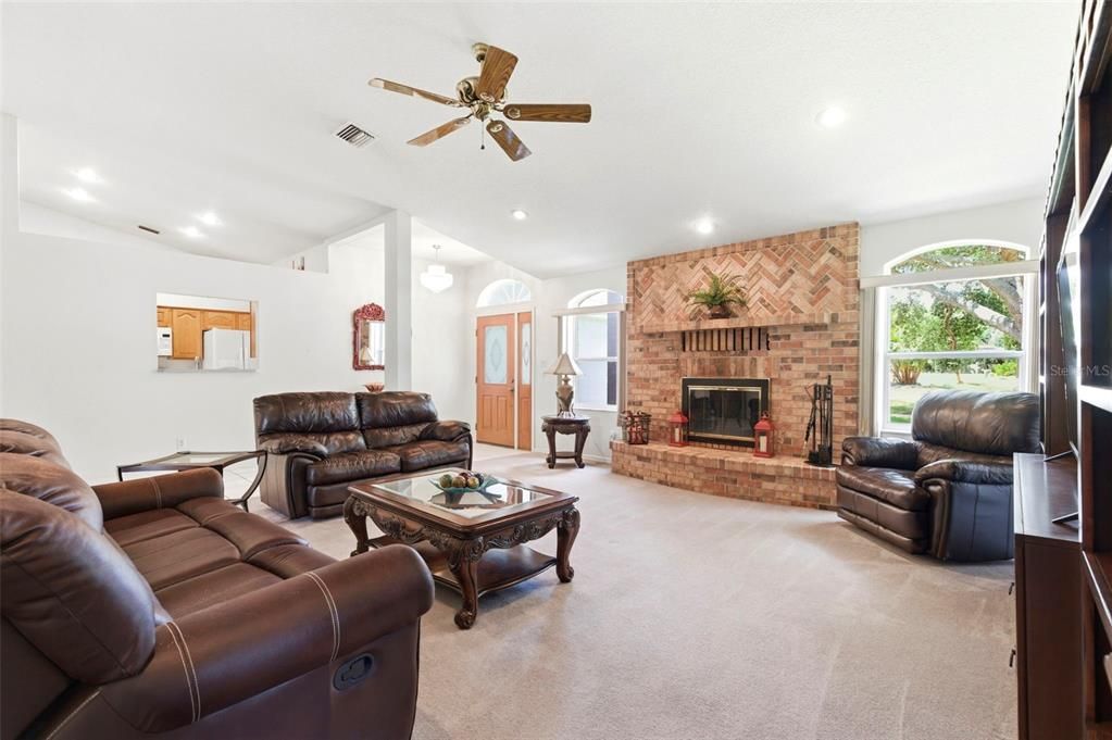 For Sale: $449,000 (3 beds, 2 baths, 1847 Square Feet)