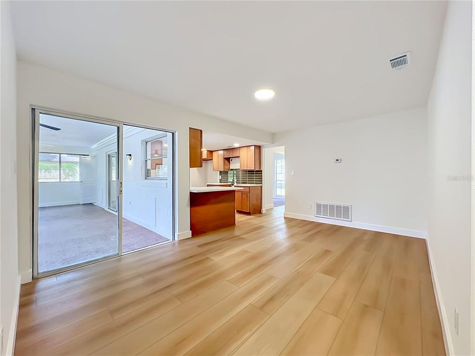 For Sale: $450,000 (4 beds, 2 baths, 1882 Square Feet)