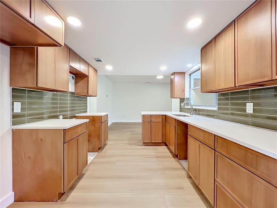 For Sale: $450,000 (4 beds, 2 baths, 1882 Square Feet)