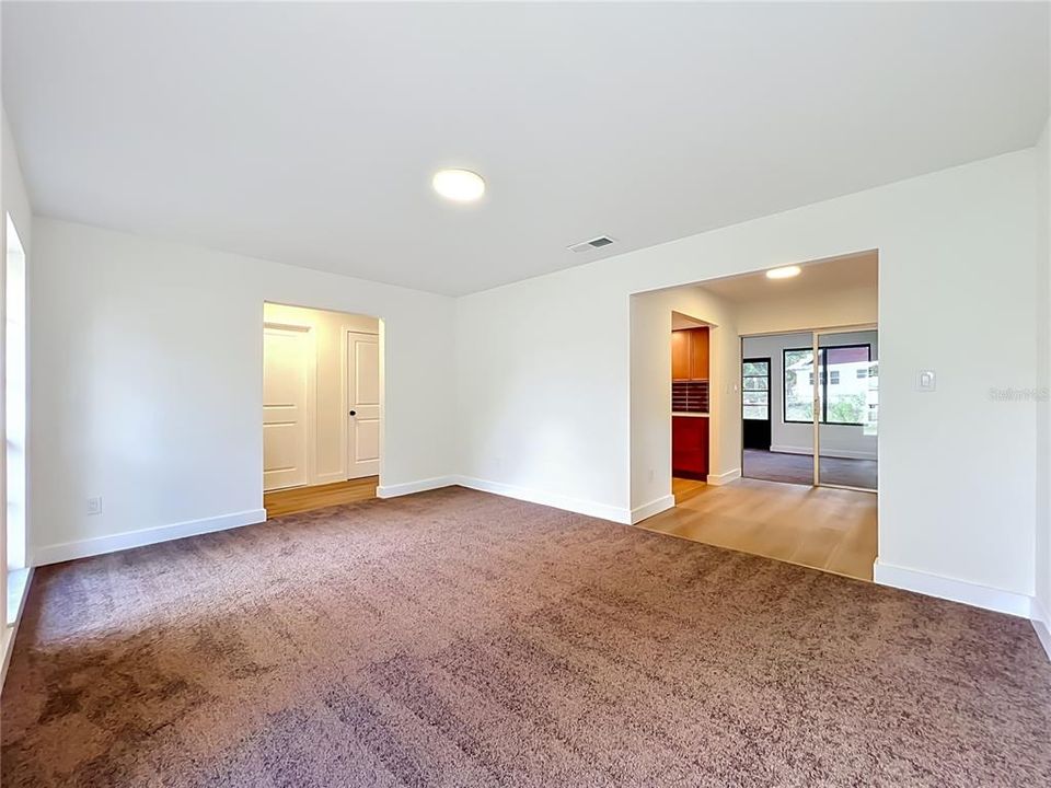 For Sale: $450,000 (4 beds, 2 baths, 1882 Square Feet)