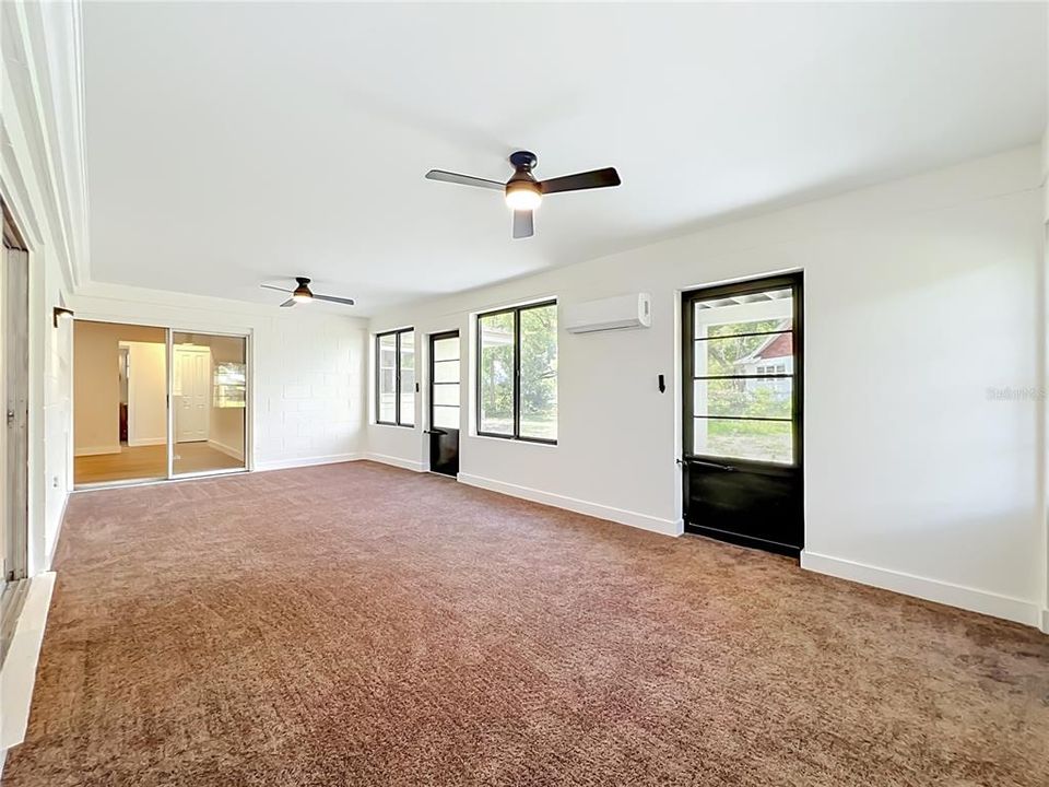 For Sale: $450,000 (4 beds, 2 baths, 1882 Square Feet)